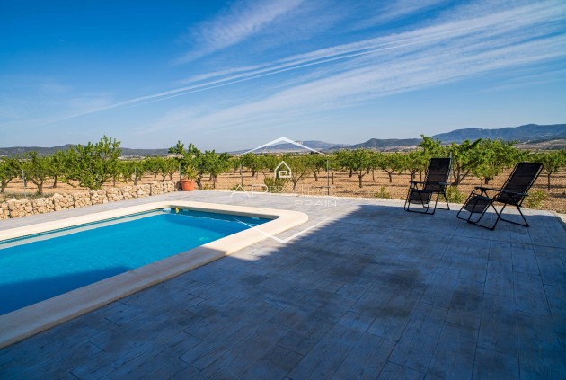 Resale - Villa - Detached -
Lel