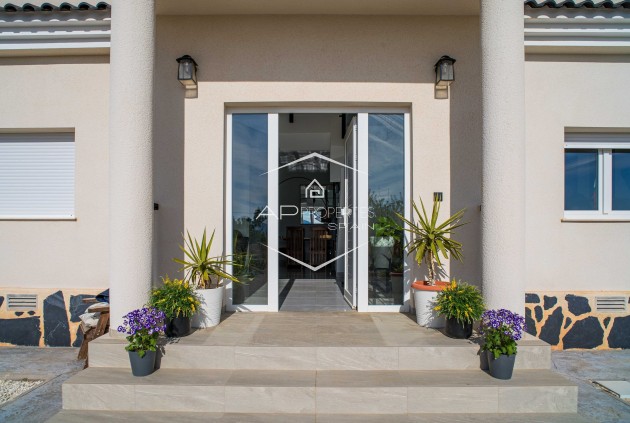 Resale - Villa - Detached -
Lel