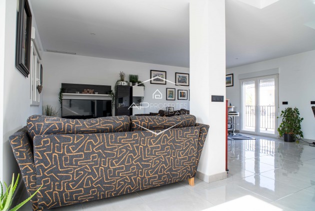 Resale - Villa - Detached -
Lel