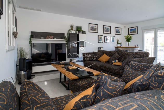 Resale - Villa - Detached -
Lel