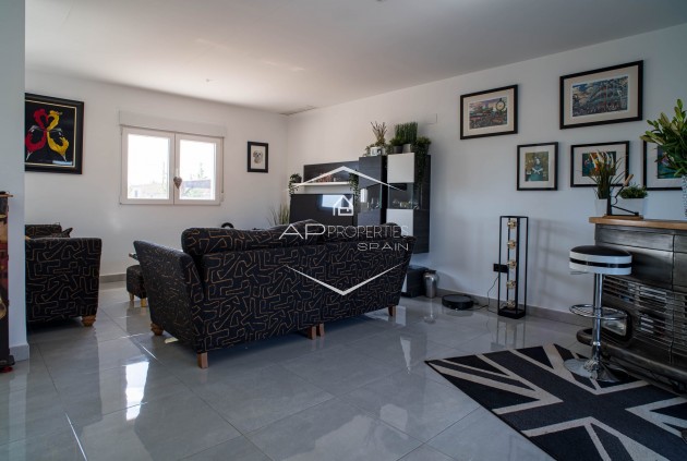 Resale - Villa - Detached -
Lel