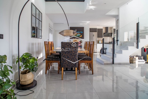 Resale - Villa - Detached -
Lel