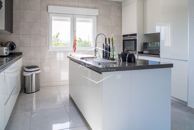 Resale - Villa - Detached -
Lel