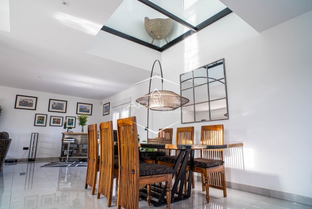 Resale - Villa - Detached -
Lel