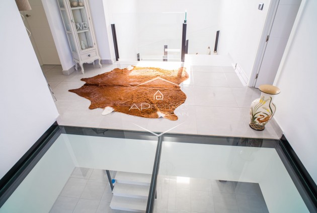 Resale - Villa - Detached -
Lel