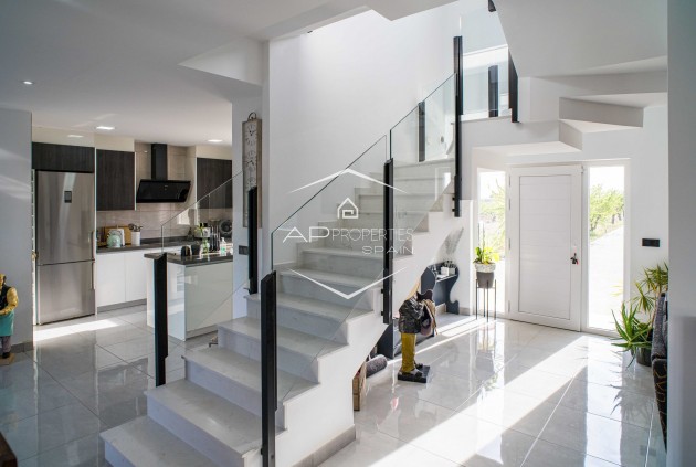 Resale - Villa - Detached -
Lel