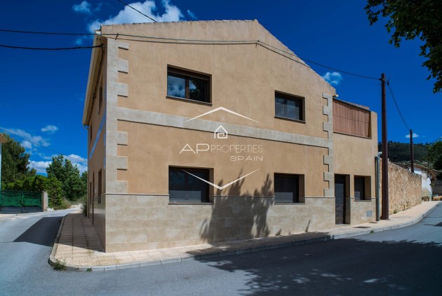 Revente - Maison de ville -
Pinoso