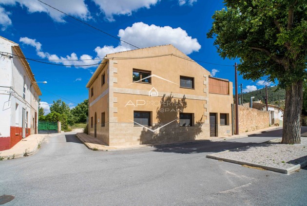 Revente - Maison de ville -
Pinoso