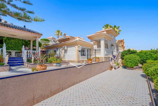 Revente - Villa - Indépendante -
Ciudad Quesada - La Marquesa Golf