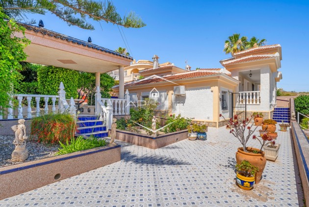 Revente - Villa - Indépendante -
Ciudad Quesada - La Marquesa Golf