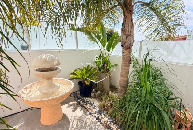 Resale - Villa - Detached -
Los Montesinos - La Herrada