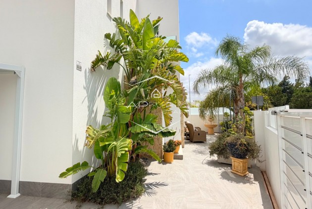 Resale - Villa - Detached -
Los Montesinos - La Herrada