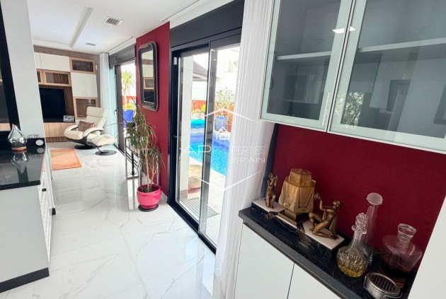 Resale - Villa - Detached -
Los Montesinos - La Herrada