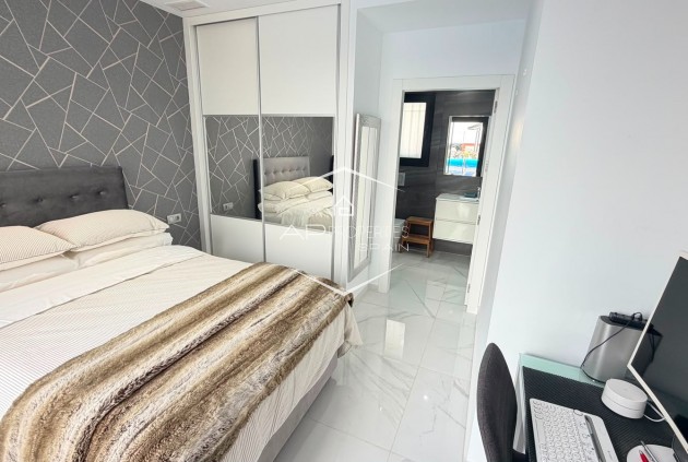 Resale - Villa - Detached -
Los Montesinos - La Herrada