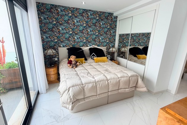 Resale - Villa - Detached -
Los Montesinos - La Herrada