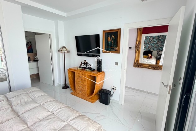 Resale - Villa - Detached -
Los Montesinos - La Herrada