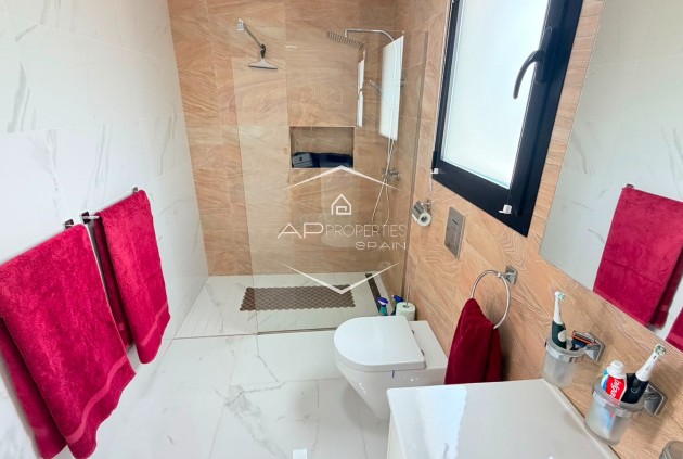 Resale - Villa - Detached -
Los Montesinos - La Herrada