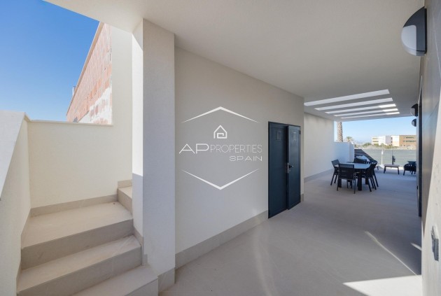 Nouvelle construction - Villa - Indépendante -
Torrevieja - Sector 25