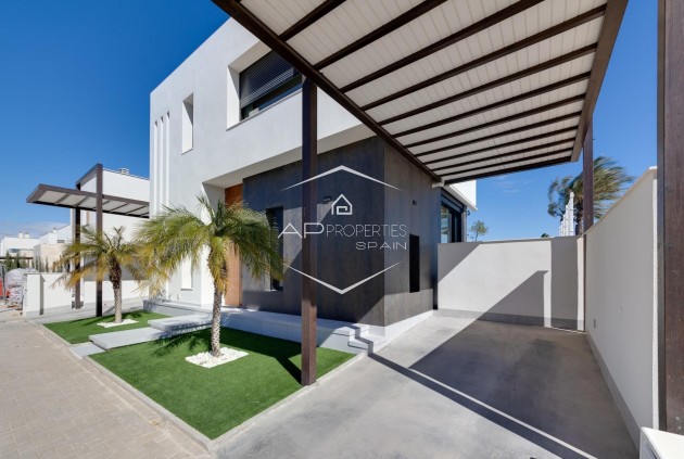 Nouvelle construction - Villa - Indépendante -
Pilar de la Horadada - Lo Romero Golf