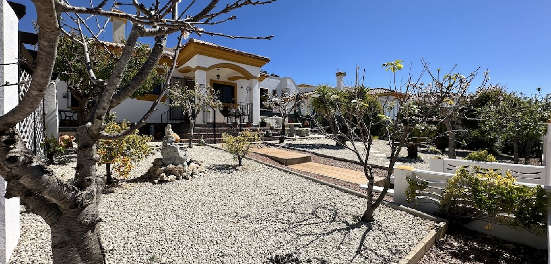 Resale - Villa / Detached -
Hondón de las Nieves