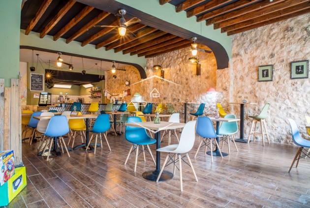 Revente - Maison de ville -
Pinoso - CL MONOVAR 77