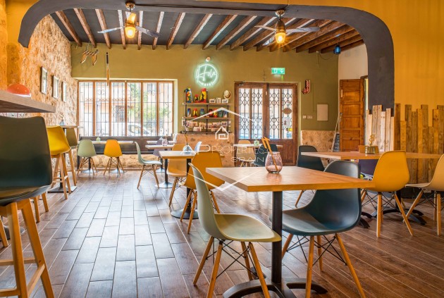 Revente - Maison de ville -
Pinoso - CL MONOVAR 77