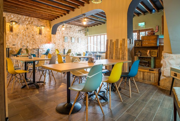 Revente - Maison de ville -
Pinoso - CL MONOVAR 77