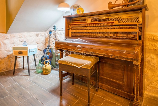 Revente - Maison de ville -
Pinoso - CL MONOVAR 77