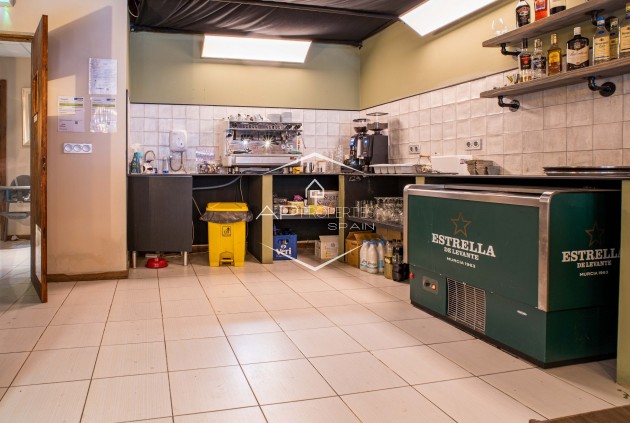 Revente - Maison de ville -
Pinoso - CL MONOVAR 77