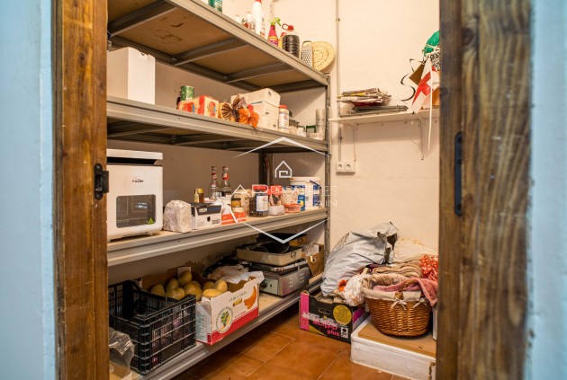 Revente - Maison de ville -
Pinoso - CL MONOVAR 77