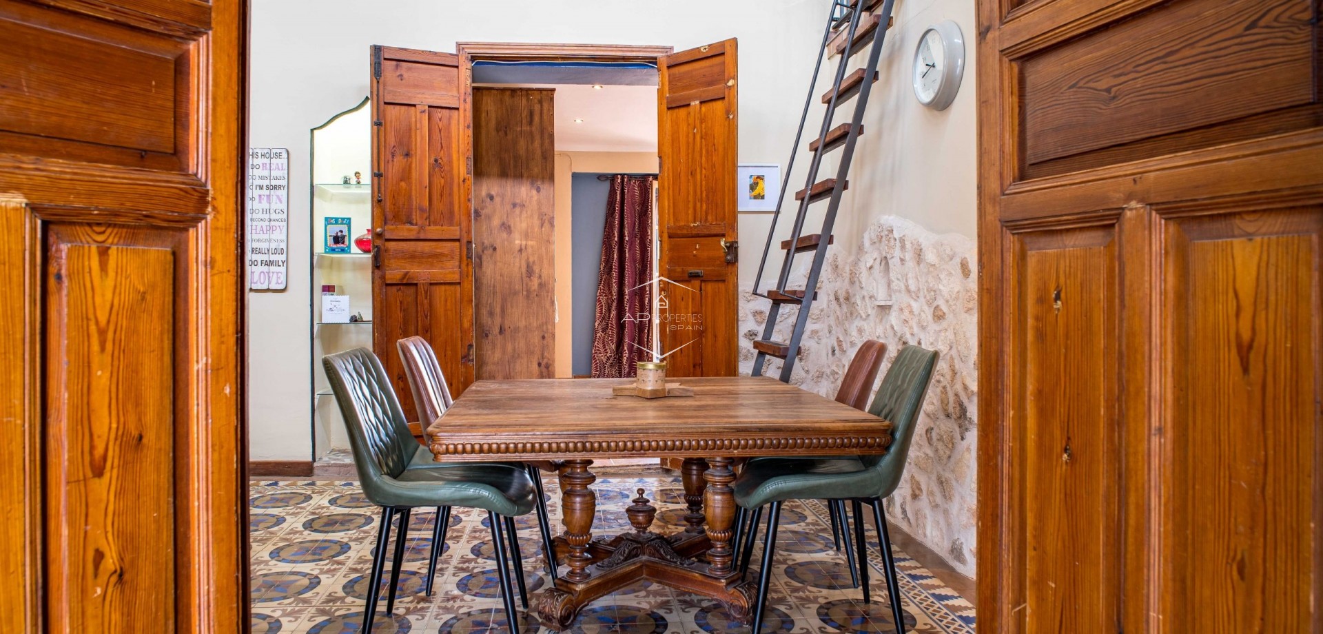 Revente - Maison de ville -
Pinoso - CL MONOVAR 77