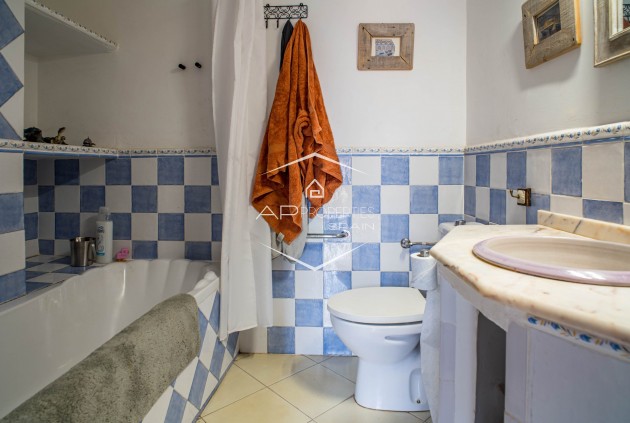 Revente - Maison de ville -
Pinoso - CL MONOVAR 77