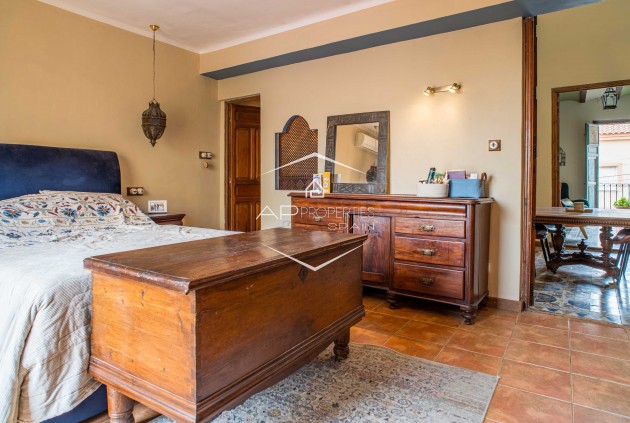 Revente - Maison de ville -
Pinoso - CL MONOVAR 77