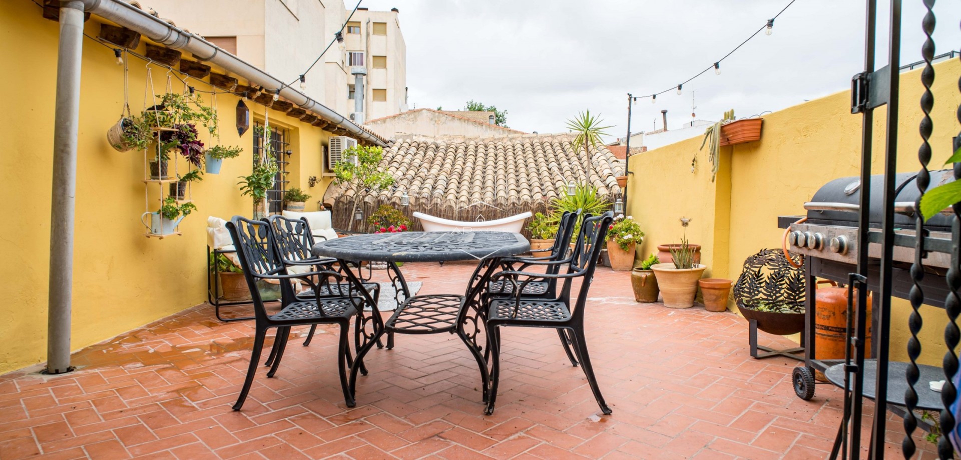 Revente - Maison de ville -
Pinoso - CL MONOVAR 77