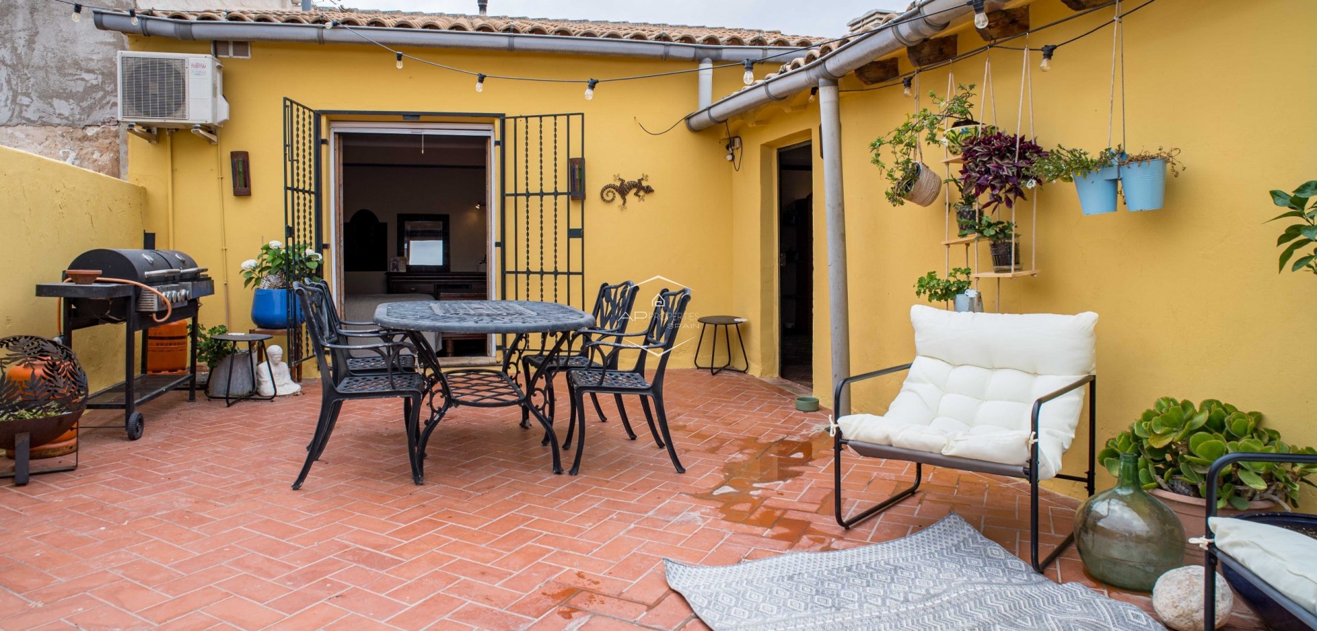 Revente - Maison de ville -
Pinoso - CL MONOVAR 77