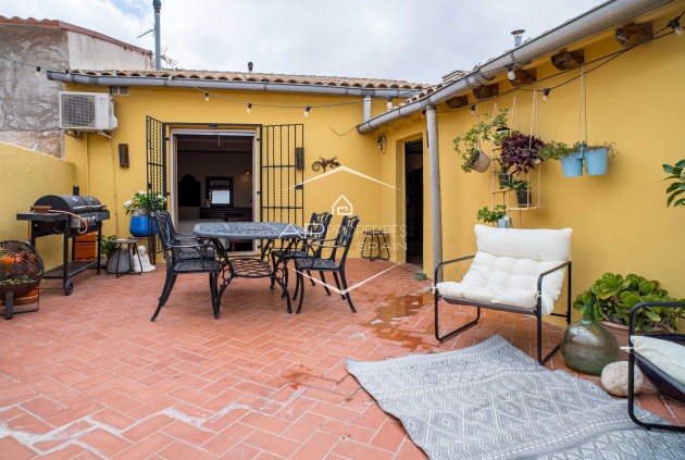 Revente - Maison de ville -
Pinoso - CL MONOVAR 77