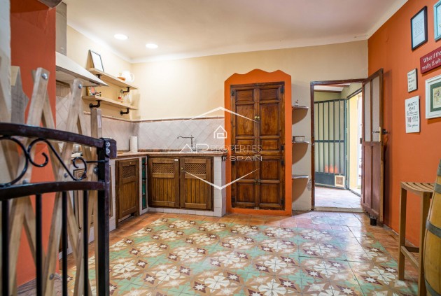 Revente - Maison de ville -
Pinoso - CL MONOVAR 77