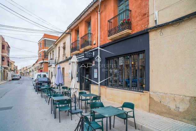 Revente - Maison de ville -
Pinoso - CL MONOVAR 77