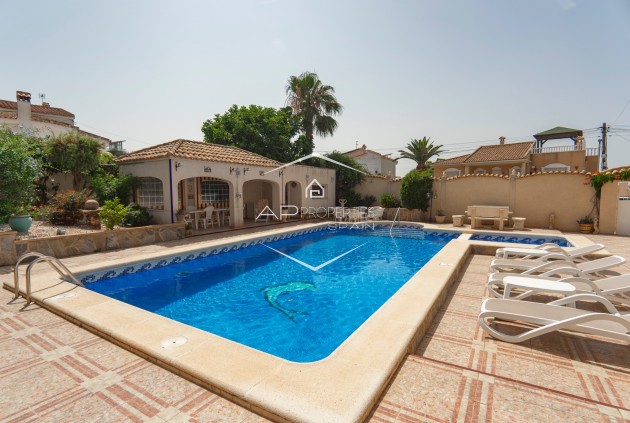 Resale - Villa - Detached -
Ciudad Quesada - Campo De Golf La Marquesa