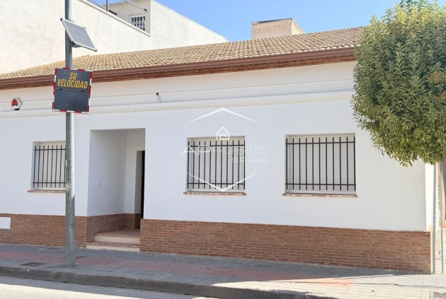 Reventa - Adosado -
Catral