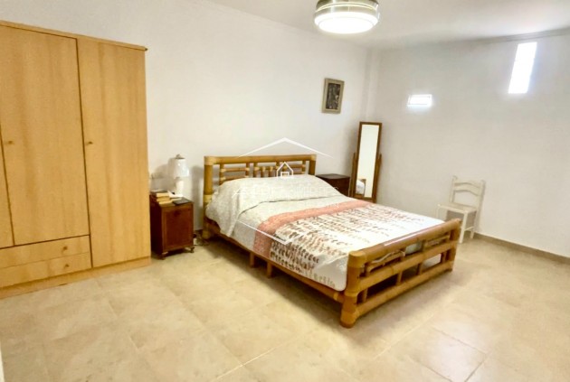 Revente - Villa - Indépendante -
Daya Nueva