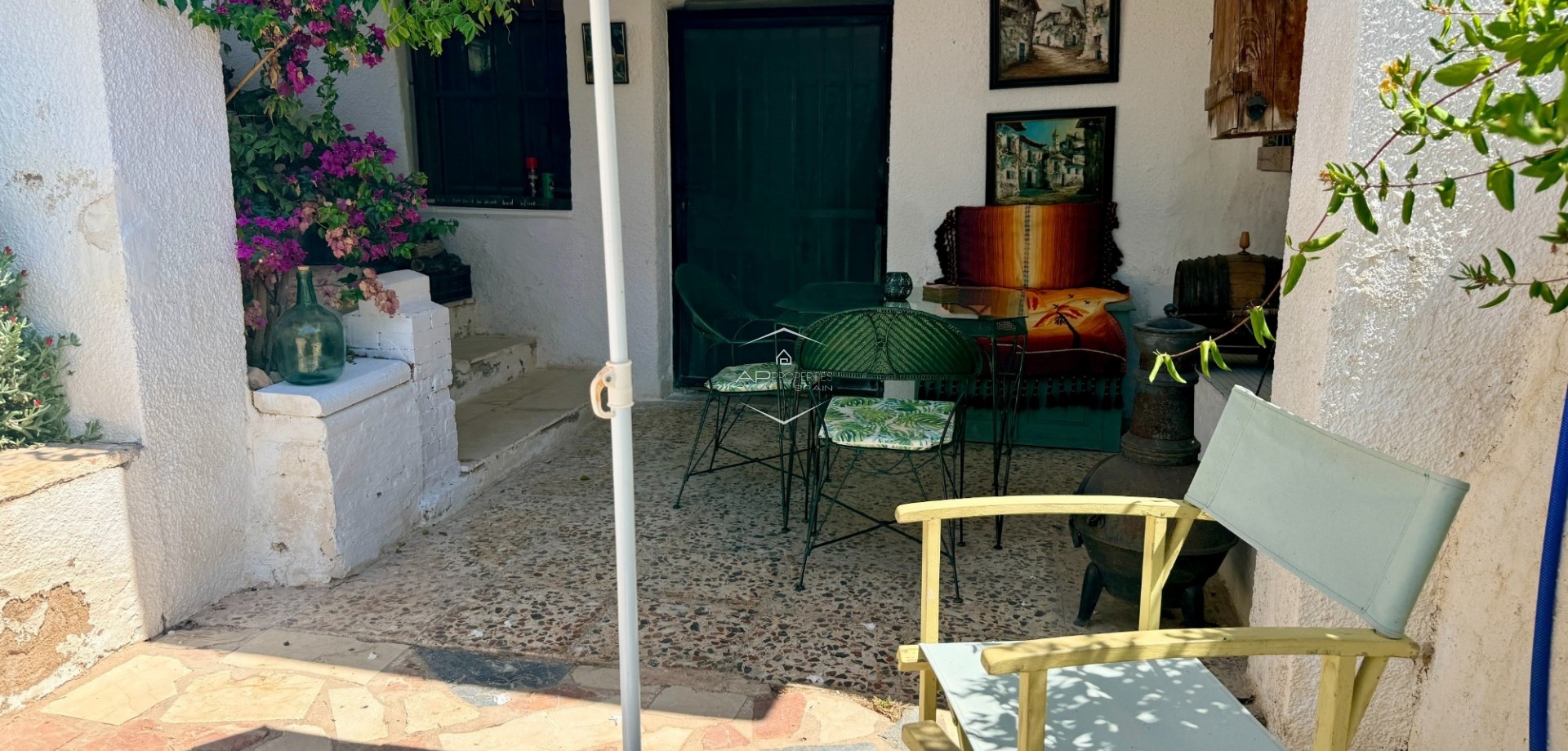 Herverkoop - Grot -
Algueña
