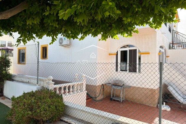 Odsprzedaż - Mieszkanie - Apartament -
Orihuela - Entre Naranjos - Vistabella Golf