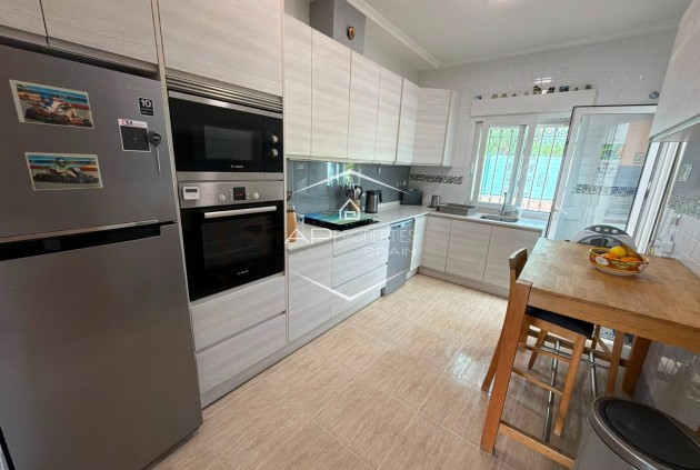 Resale - Villa - Detached -
Los Montesinos - La Herrada
