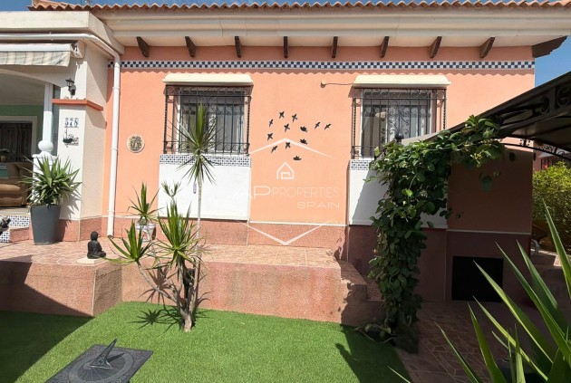 Resale - Villa - Detached -
Los Montesinos - La Herrada