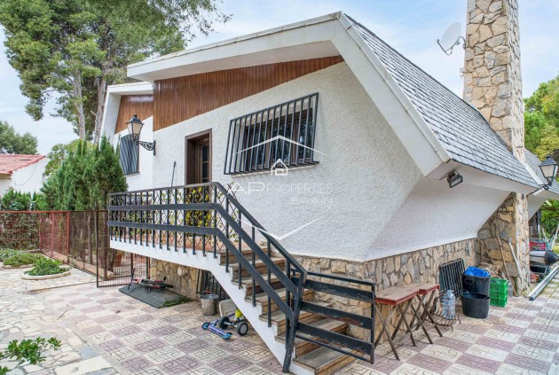Revente - Villa - Indépendante -
Lloma Badada