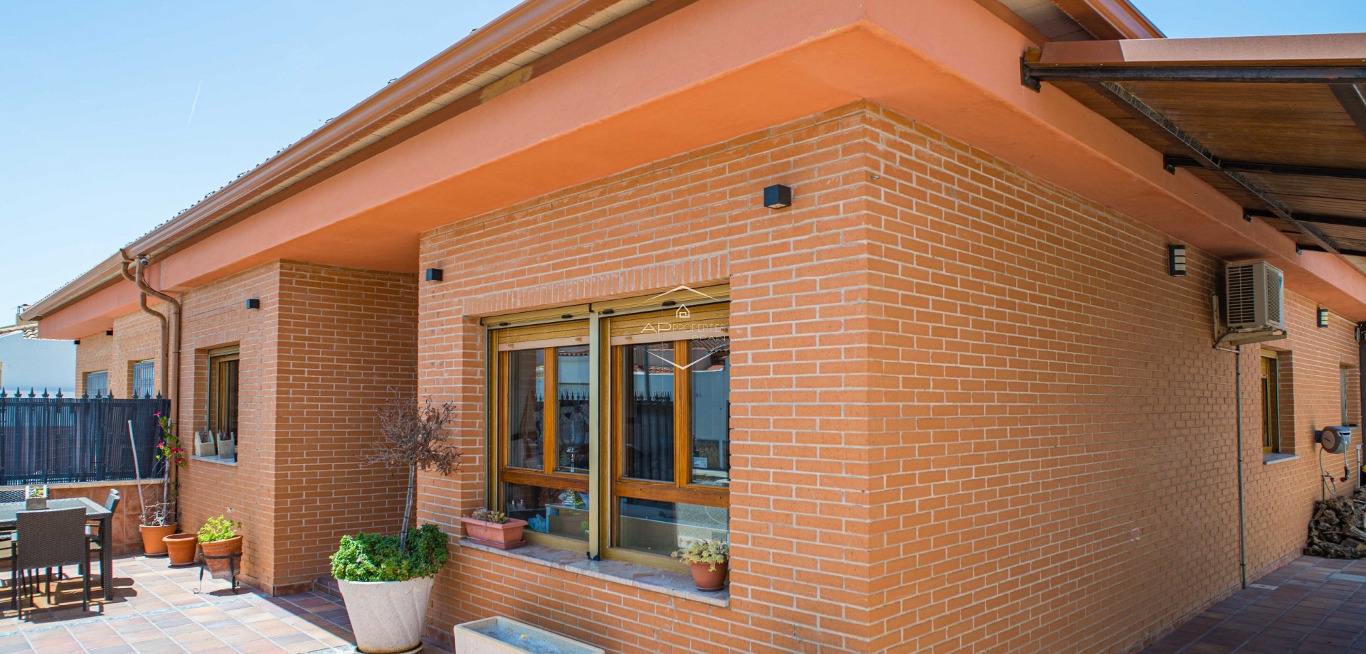 Herverkoop - Villa - Vrijstaand -
Pinoso - CL SALINAS 10, 03650 EL PINOS