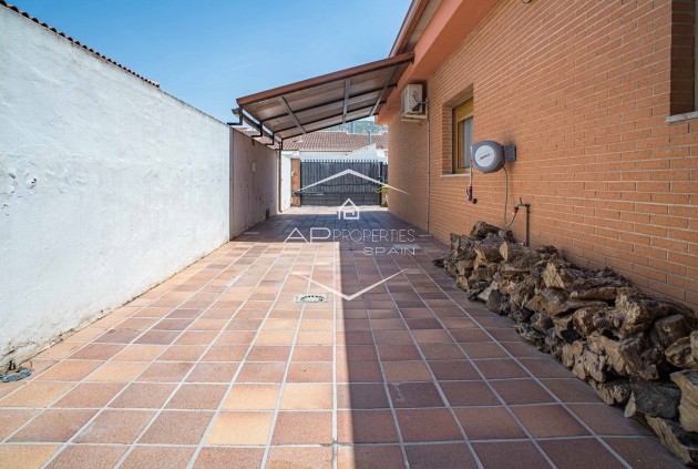 Herverkoop - Villa - Vrijstaand -
Pinoso - CL SALINAS 10, 03650 EL PINOS