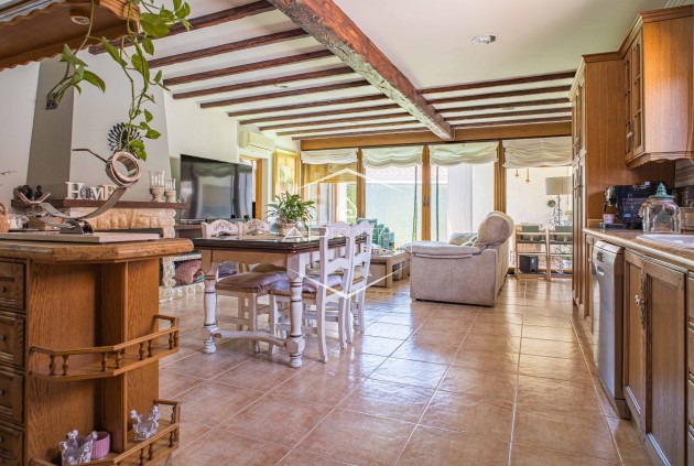Herverkoop - Villa - Vrijstaand -
Pinoso - CL SALINAS 10, 03650 EL PINOS