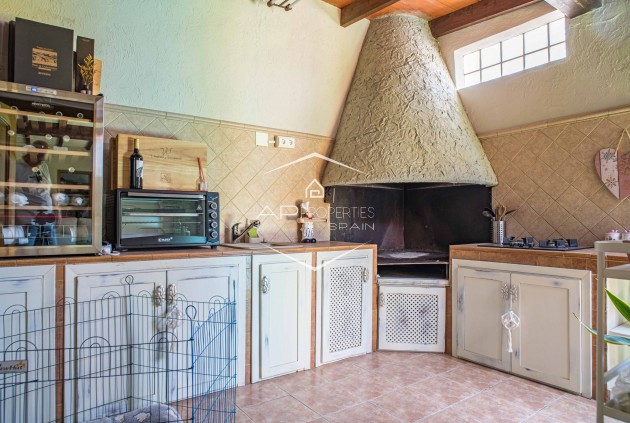 Herverkoop - Villa - Vrijstaand -
Pinoso - CL SALINAS 10, 03650 EL PINOS